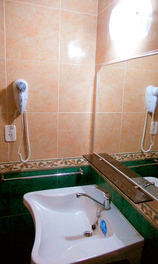 Hotel Barcelona Center Пунта Алта Екстериор снимка